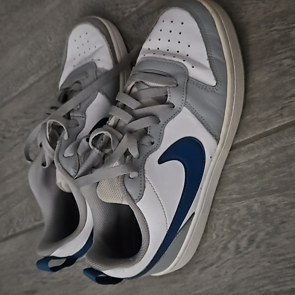 Nike Boys size 6y